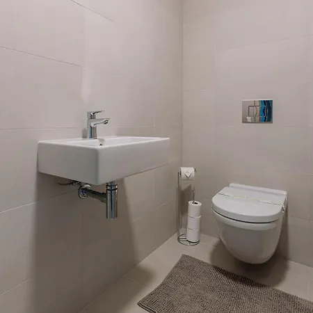 Skau Záha Hadid Sky Park Loft Lägenhet Bratislava